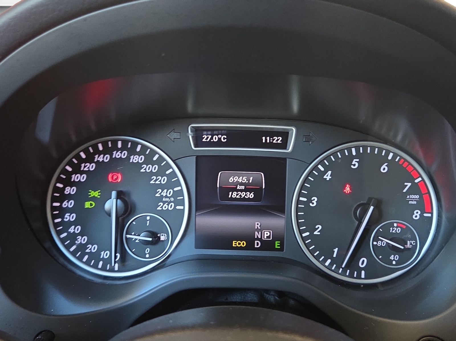 MERCEDES-BENZ A 180 Style 7G-DCT-image-16