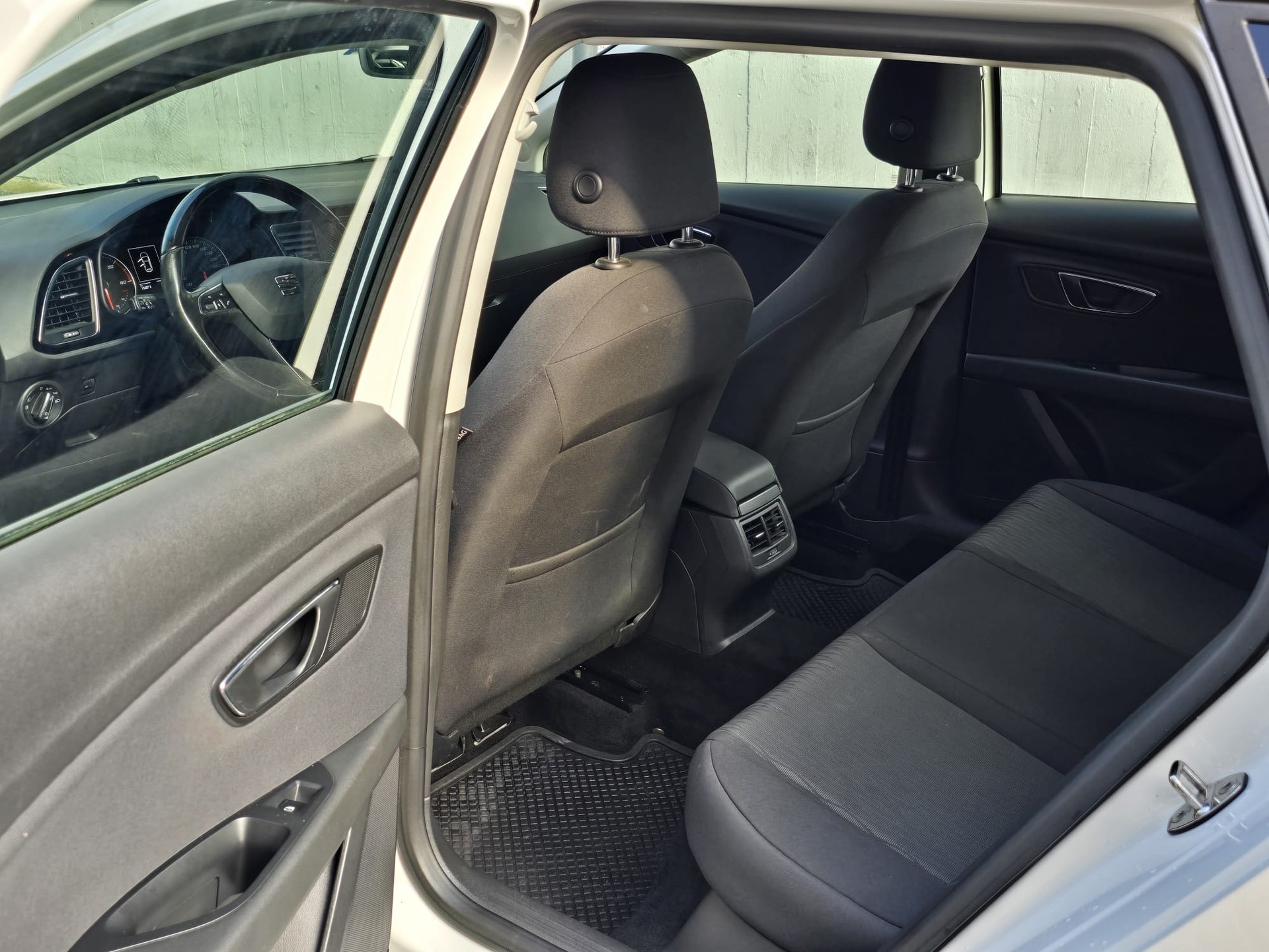 SEAT Leon ST 1.6 TDI Style 4Drive-image-5