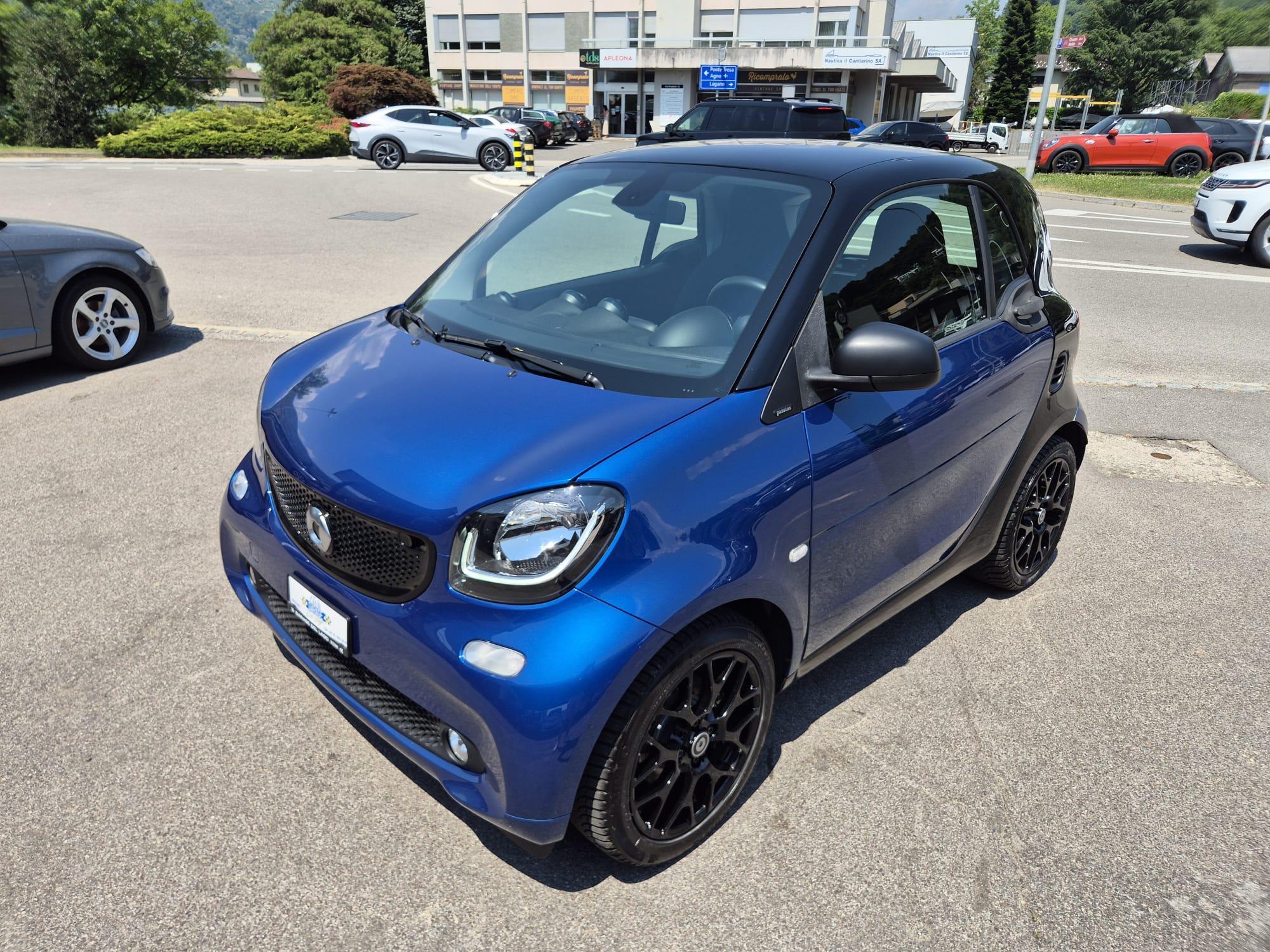 Car photo