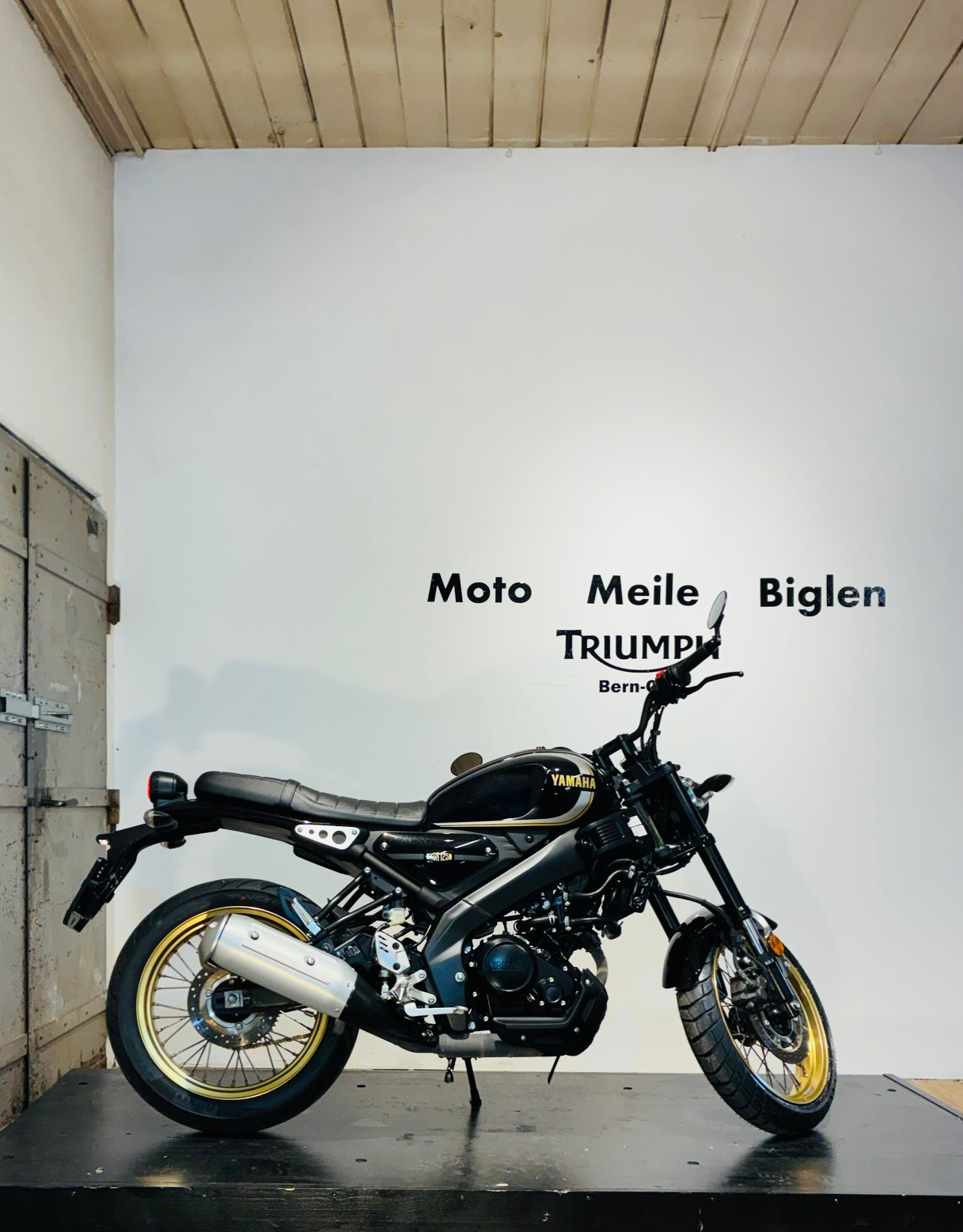 YAMAHA XSR 125-showroom-element-2