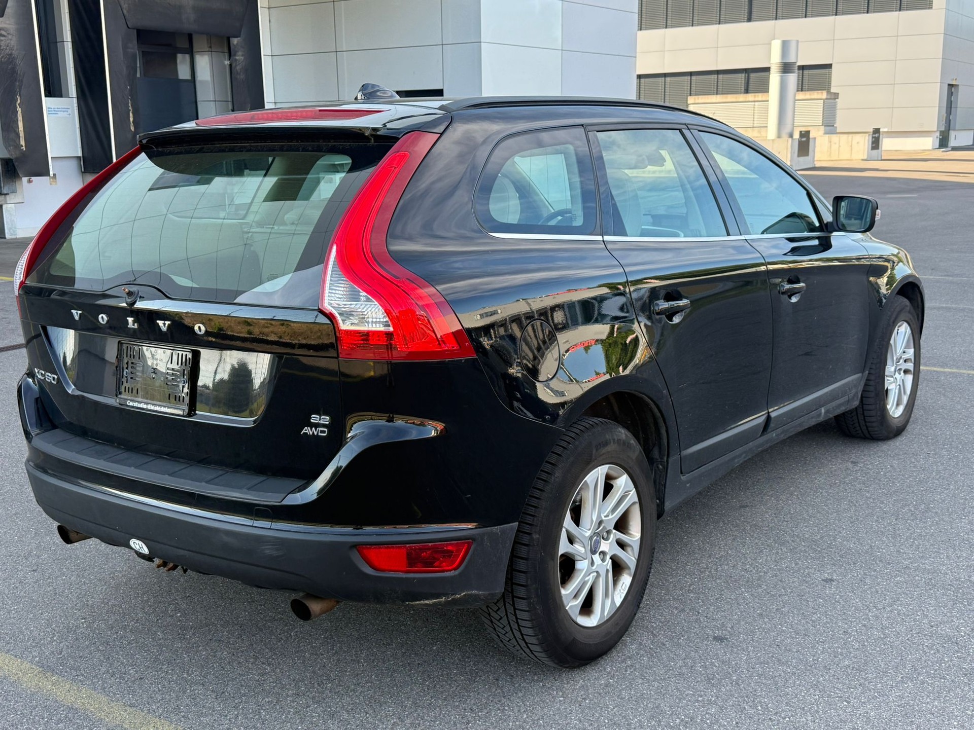 VOLVO XC60 3.2 AWD Geartronic-image-6