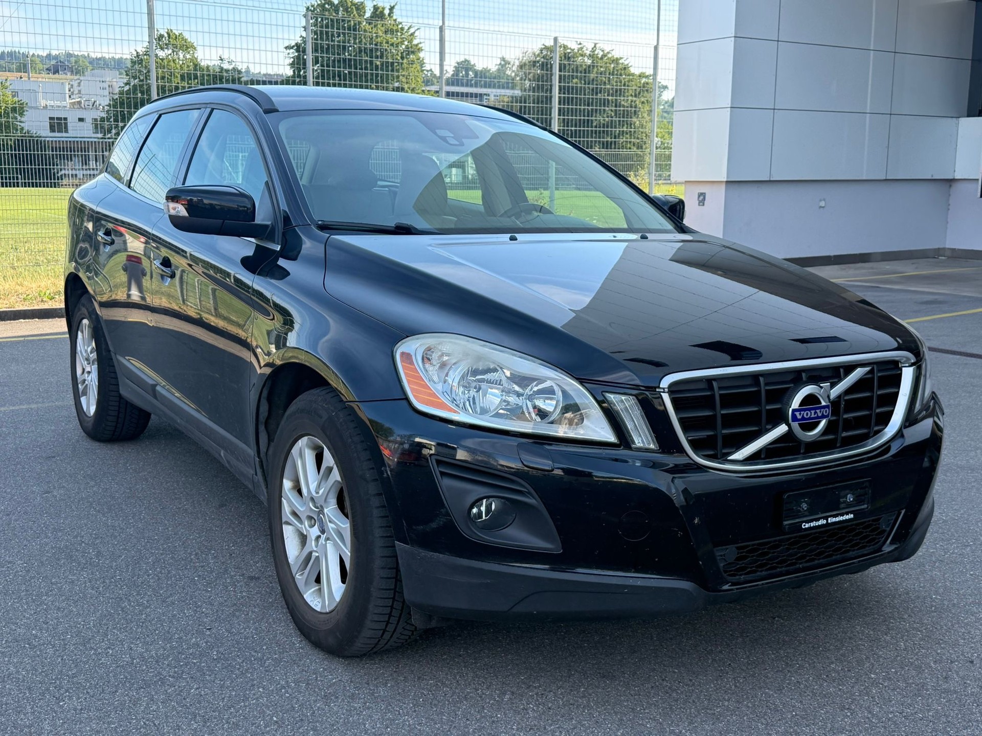 VOLVO XC60 3.2 AWD Geartronic-image-1