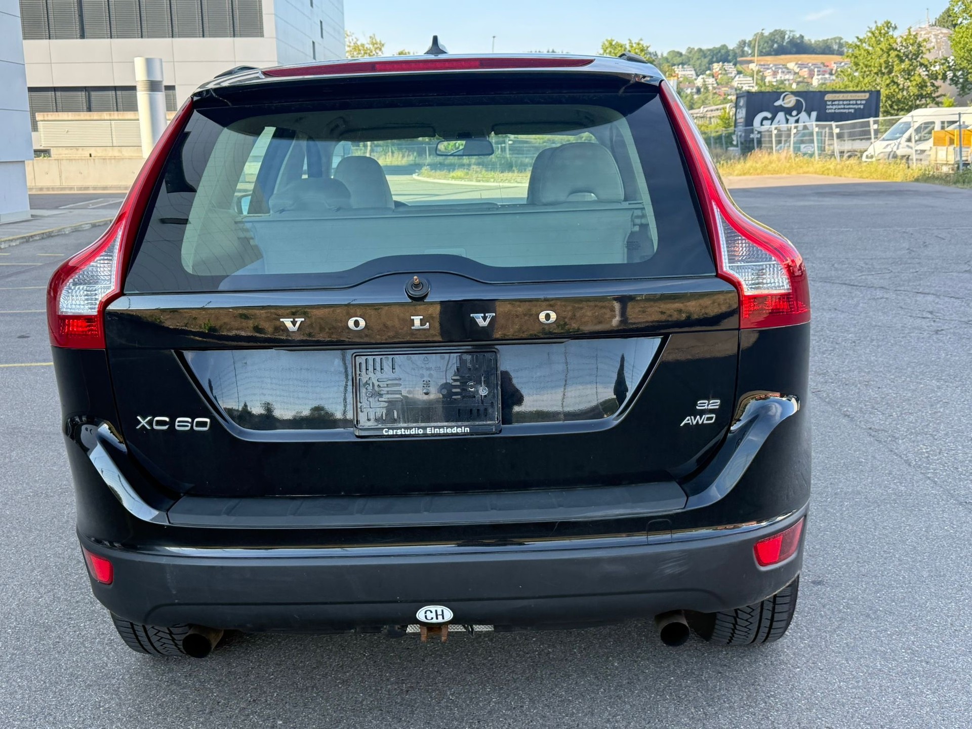 VOLVO XC60 3.2 AWD Geartronic-image-2