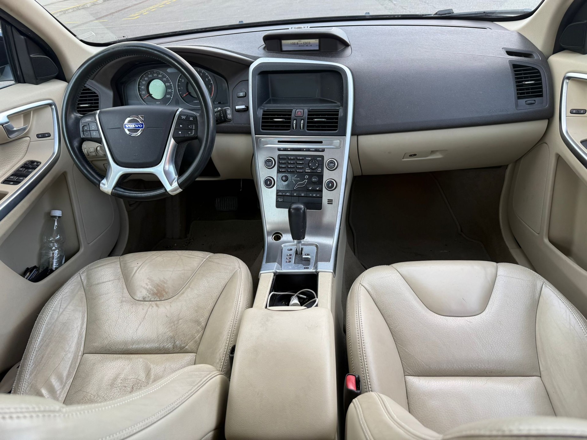 VOLVO XC60 3.2 AWD Geartronic-image-10