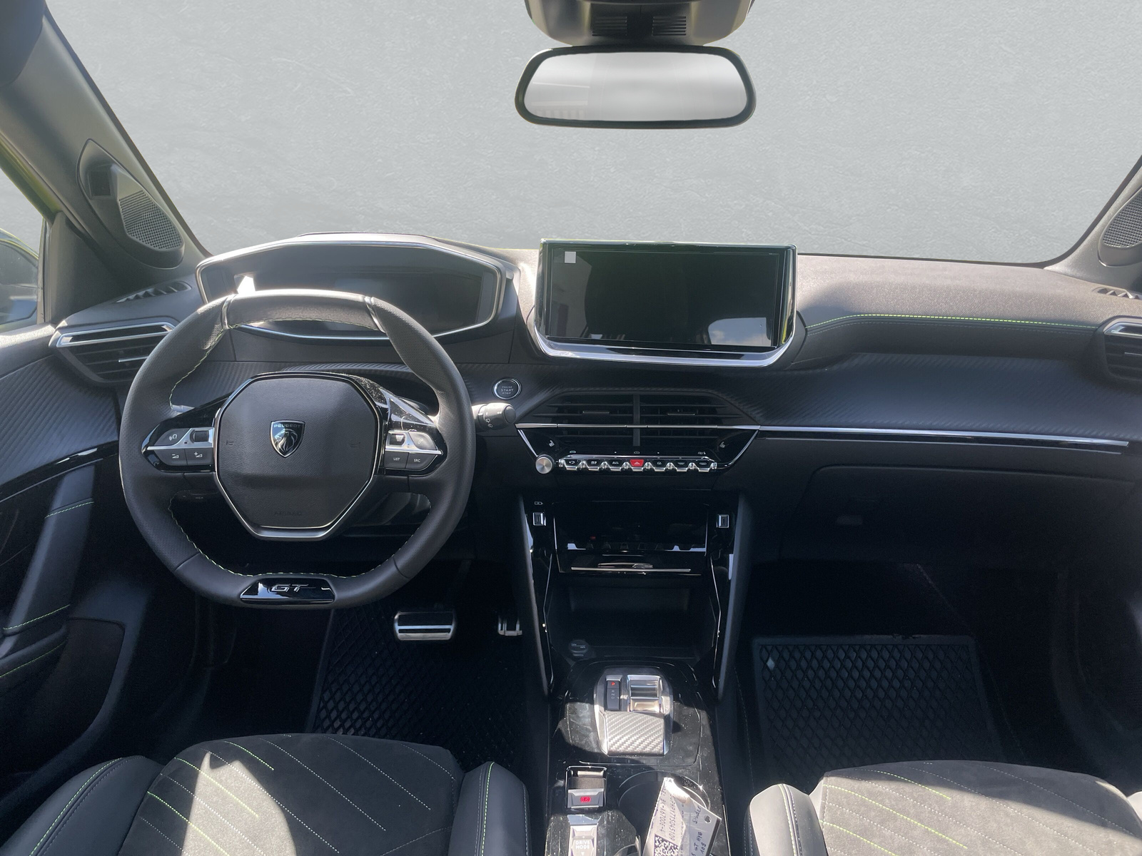 PEUGEOT 208 1.2 Hybrid 145 GT-image-7