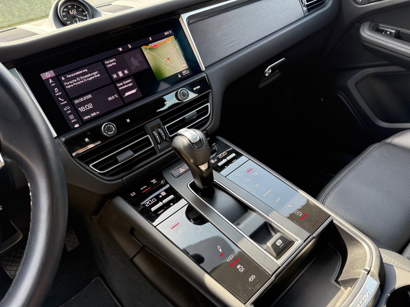 PORSCHE Macan GTS PDK-image-9