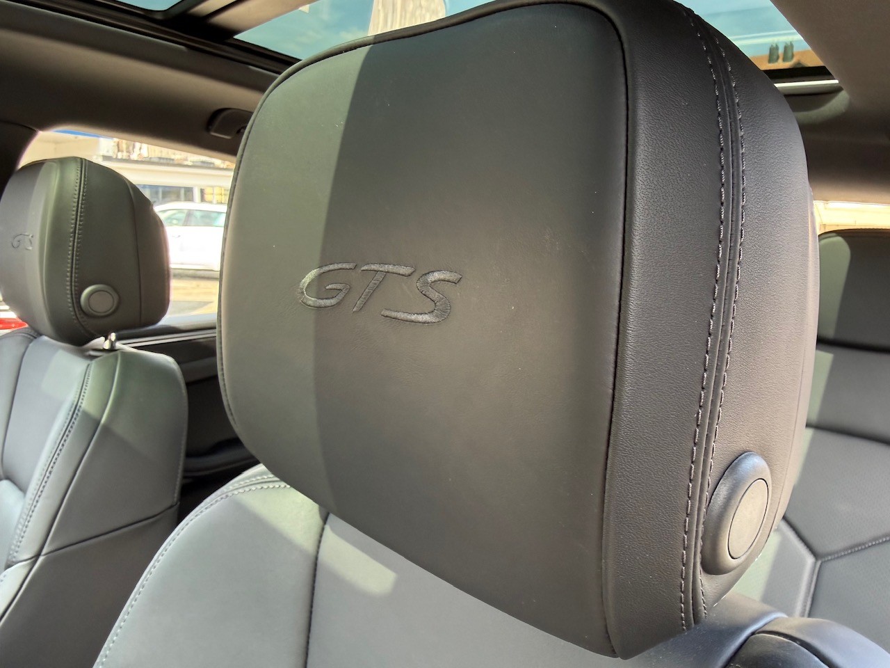 PORSCHE Macan GTS PDK-image-12