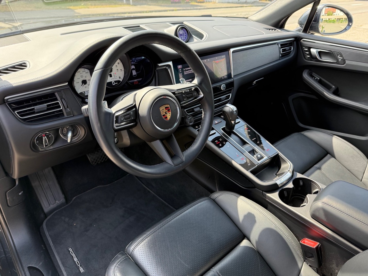 PORSCHE Macan GTS PDK-image-6