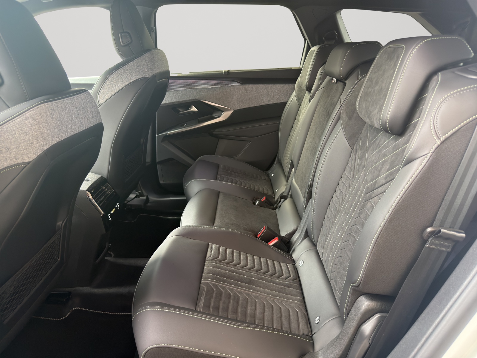 PEUGEOT 5008 145 e-DCS6 GT-image-7
