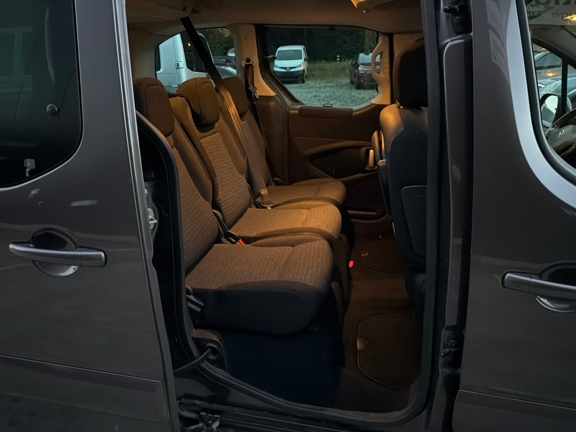 CITROEN Berlingo 1.6 BlueHDi Shine-image-8