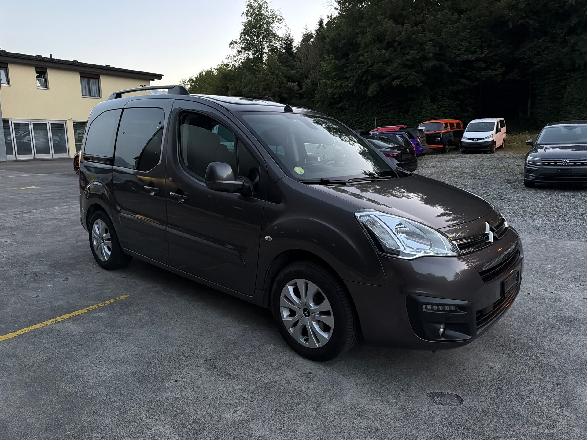 CITROEN Berlingo 1.6 BlueHDi Shine-image-6