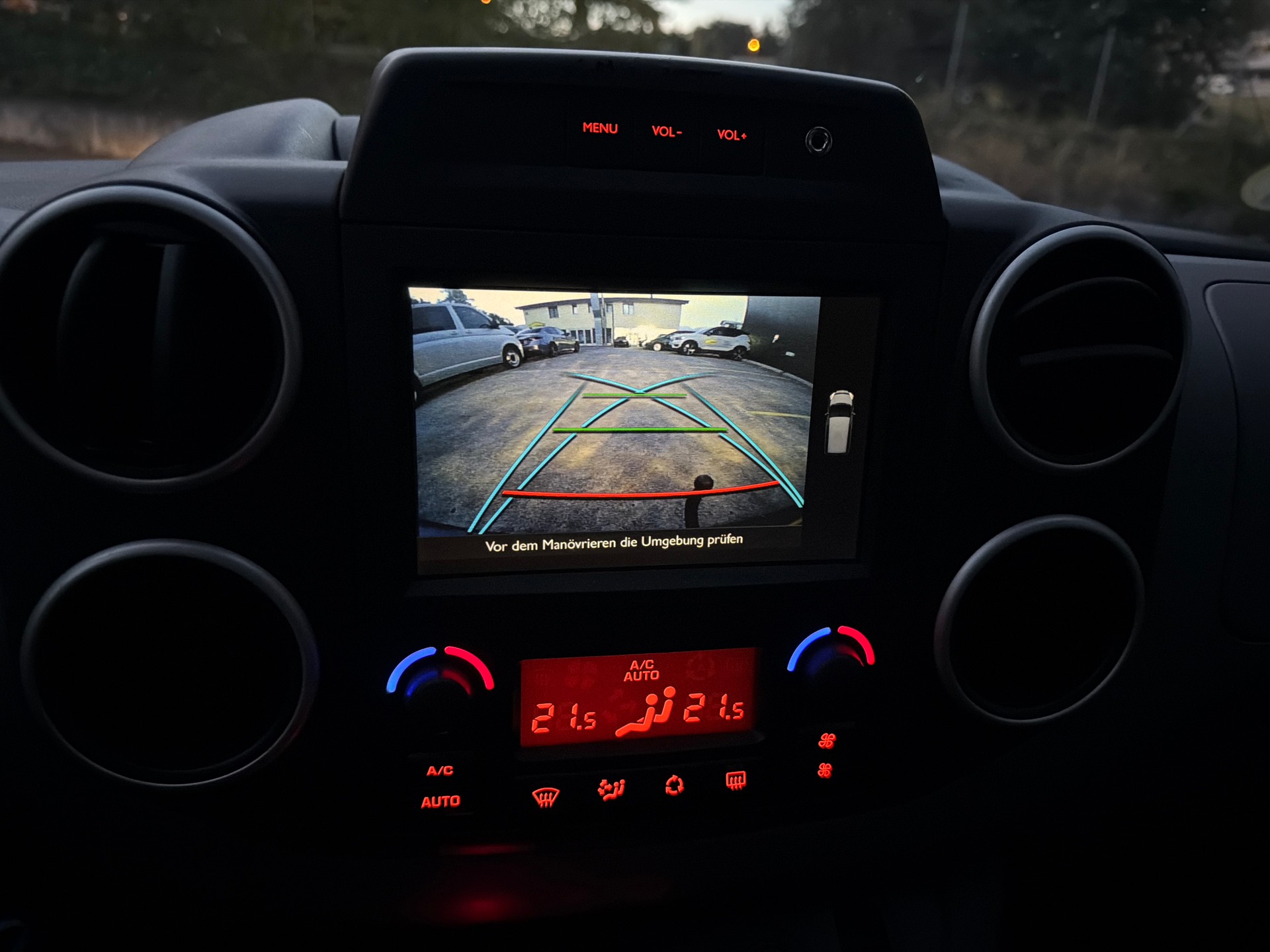 CITROEN Berlingo 1.6 BlueHDi Shine-image-13