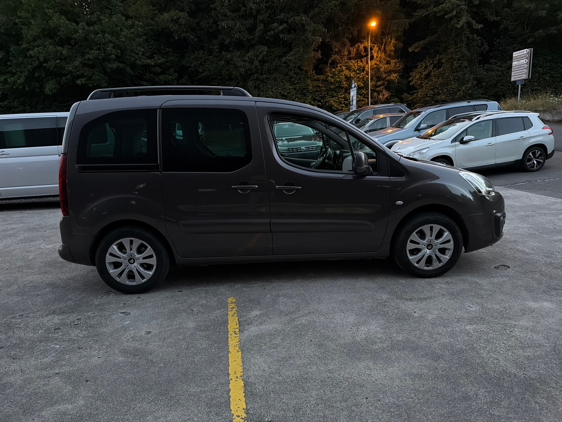 CITROEN Berlingo 1.6 BlueHDi Shine-image-5