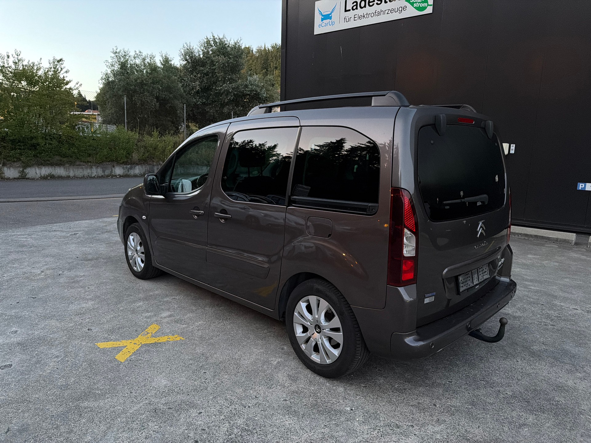 CITROEN Berlingo 1.6 BlueHDi Shine-image-2