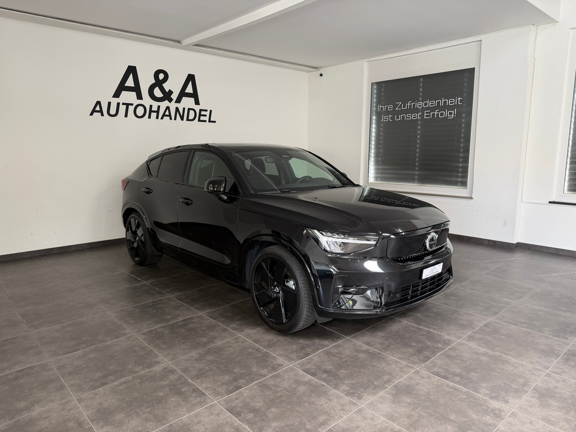 VOLVO C40 Recharge P8 Twin AWD Pure Electric Ultimate-image-0