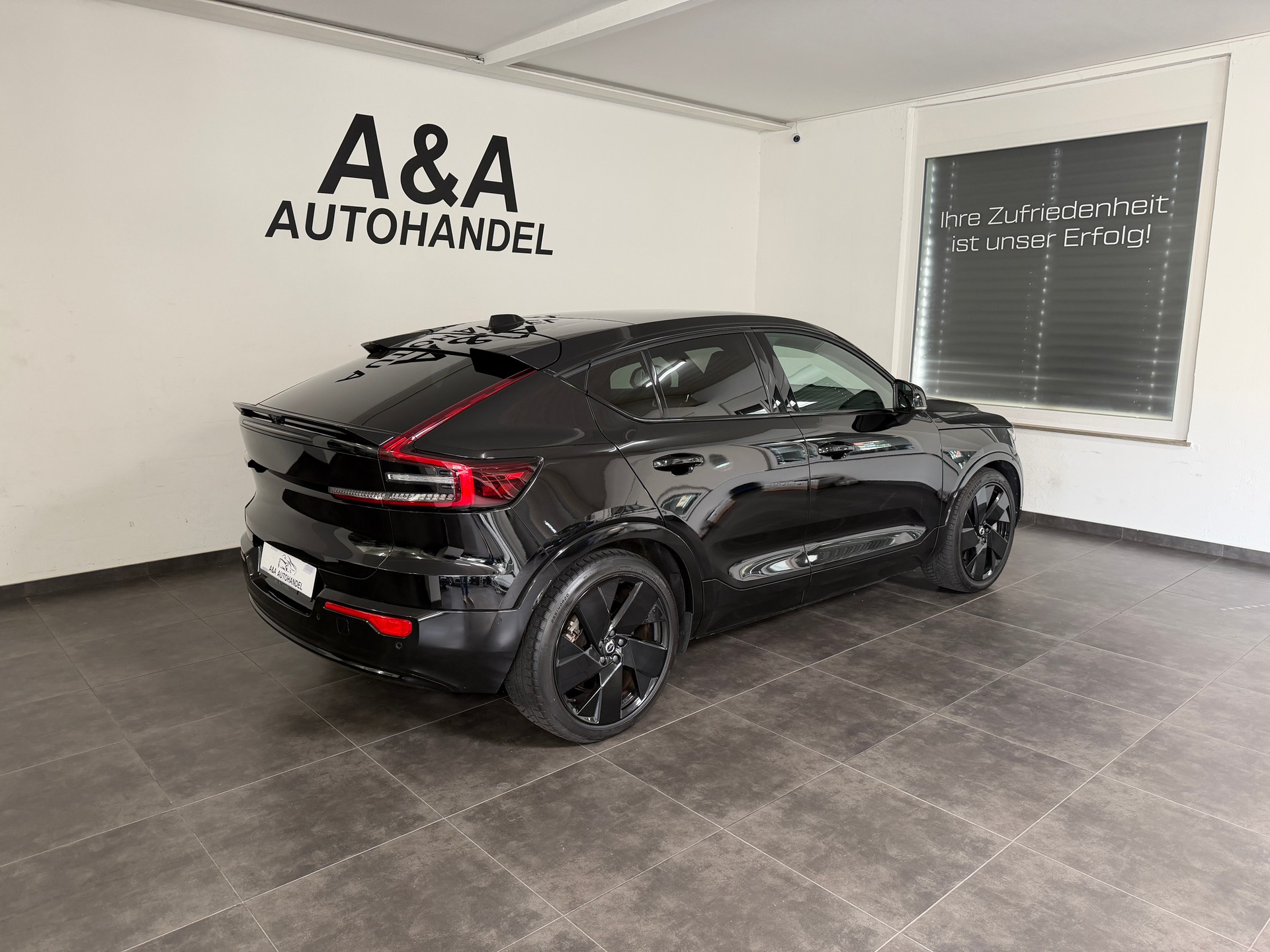 VOLVO C40 Recharge P8 Twin AWD Pure Electric Ultimate-image-3