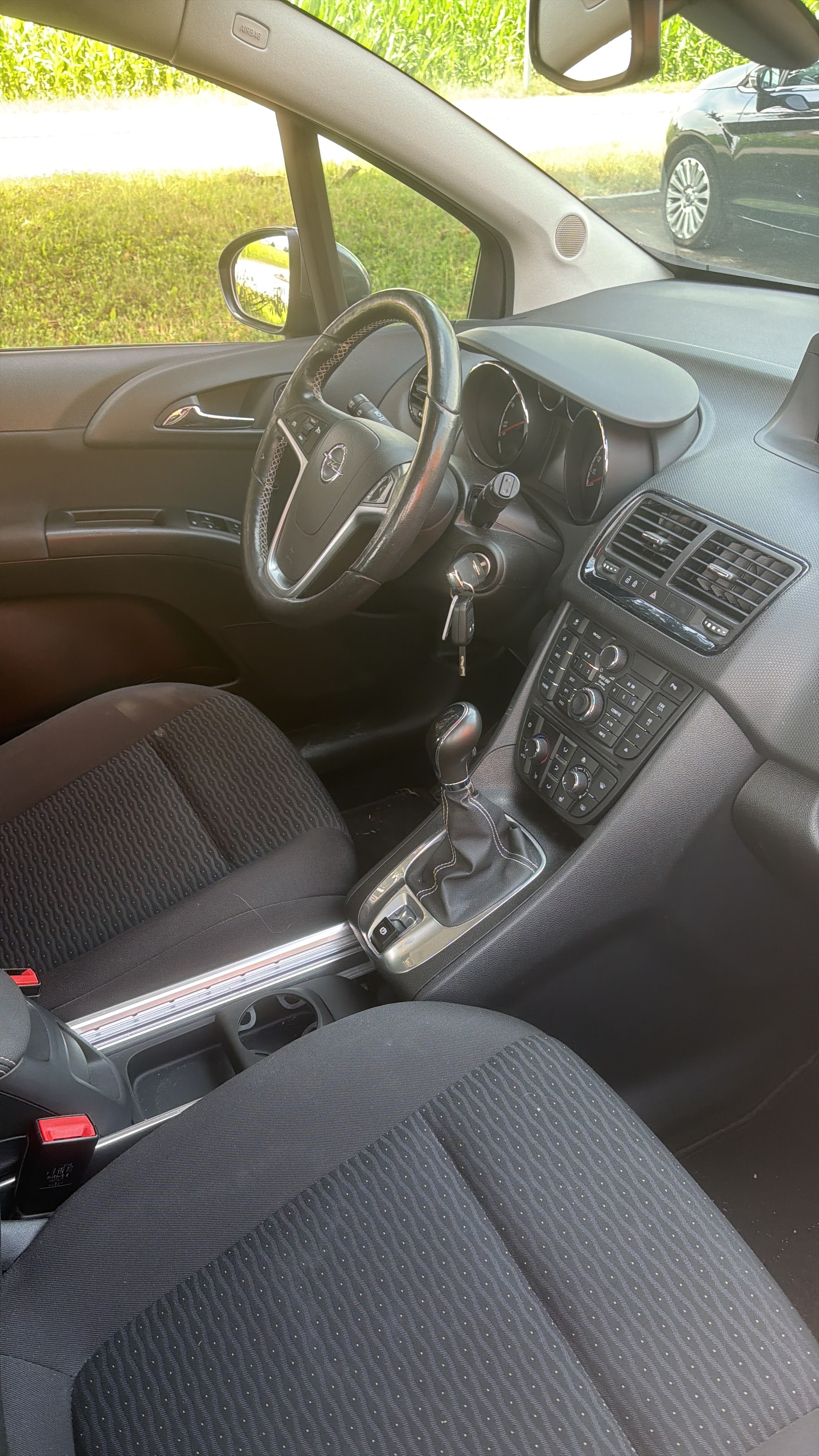OPEL Meriva 1.4 Turbo Cosmo-image-11