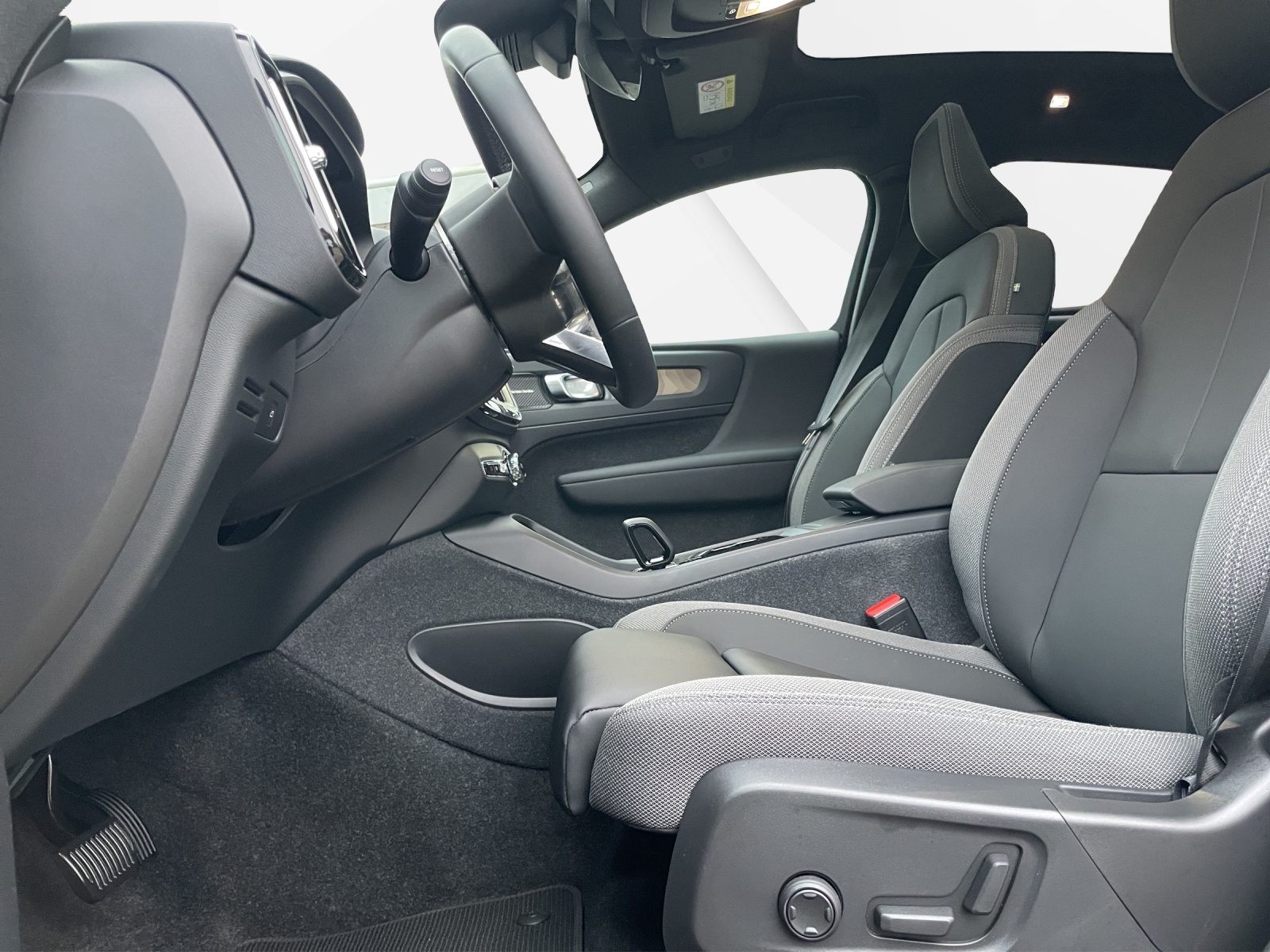 VOLVO C40 E80 Ultimate AWD-image-9