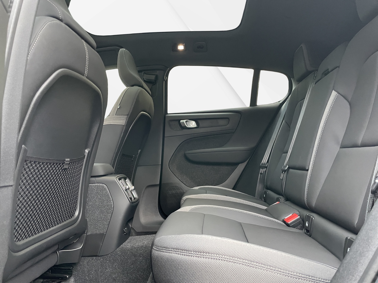 VOLVO C40 E80 Ultimate AWD-image-13