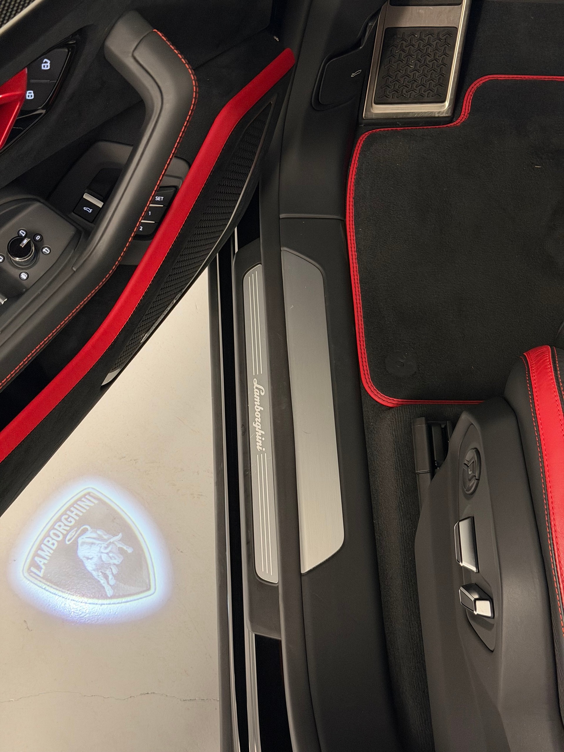 LAMBORGHINI Urus E-Gear Performante-image-12