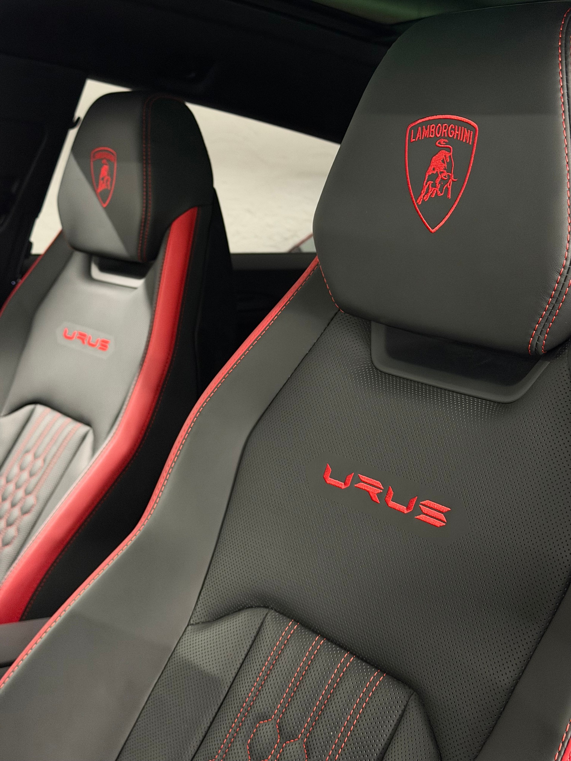 LAMBORGHINI Urus E-Gear Performante-image-10