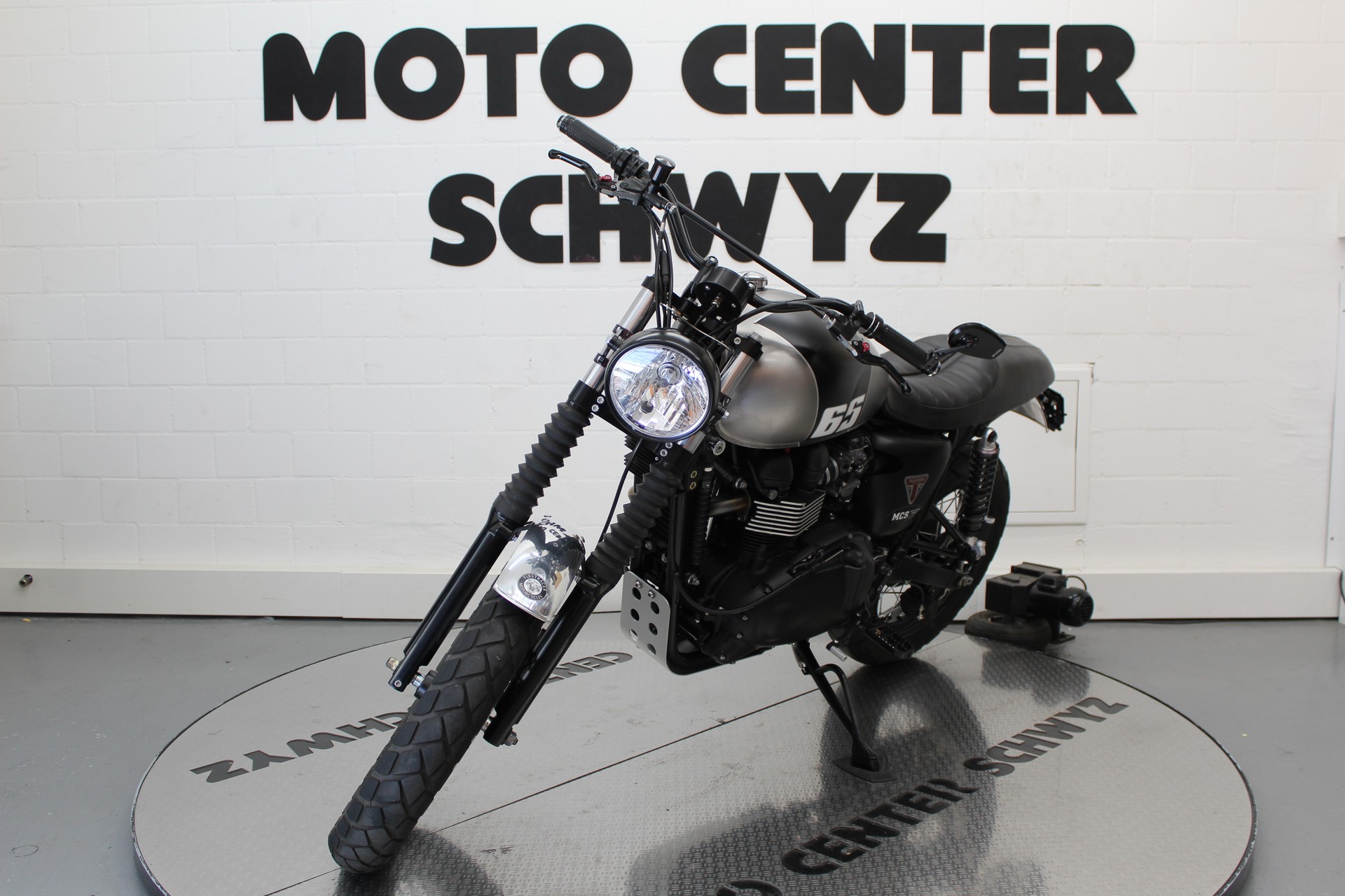 TRIUMPH Scrambler 900-showroom-element-2