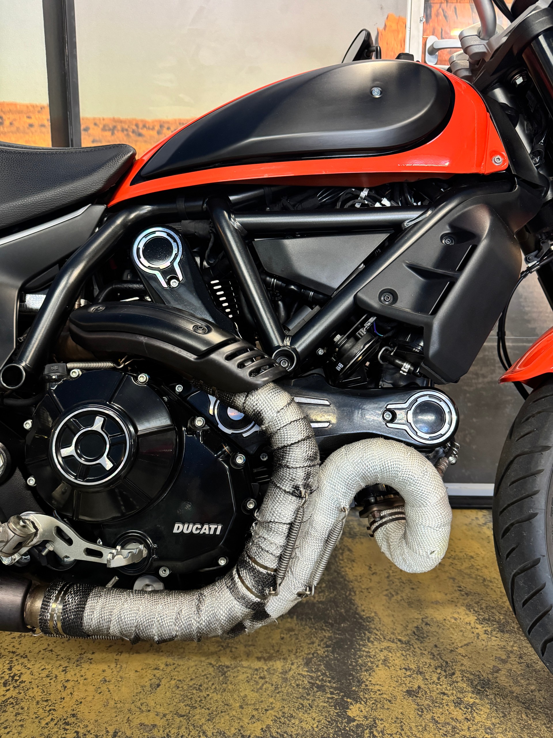 DUCATI Scrambler 800 Classic ABS-image-5