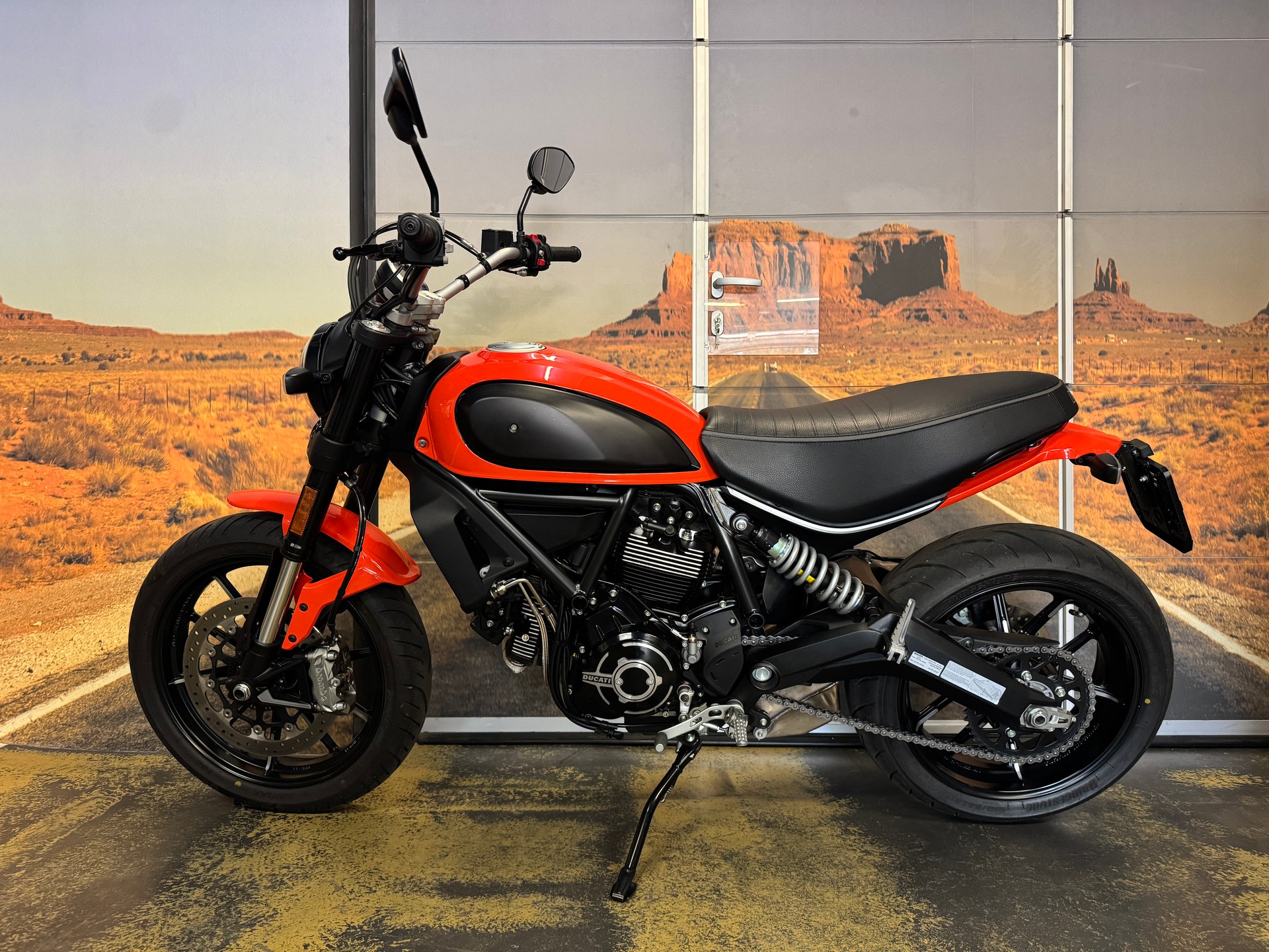 DUCATI Scrambler 800 Classic ABS-image-1