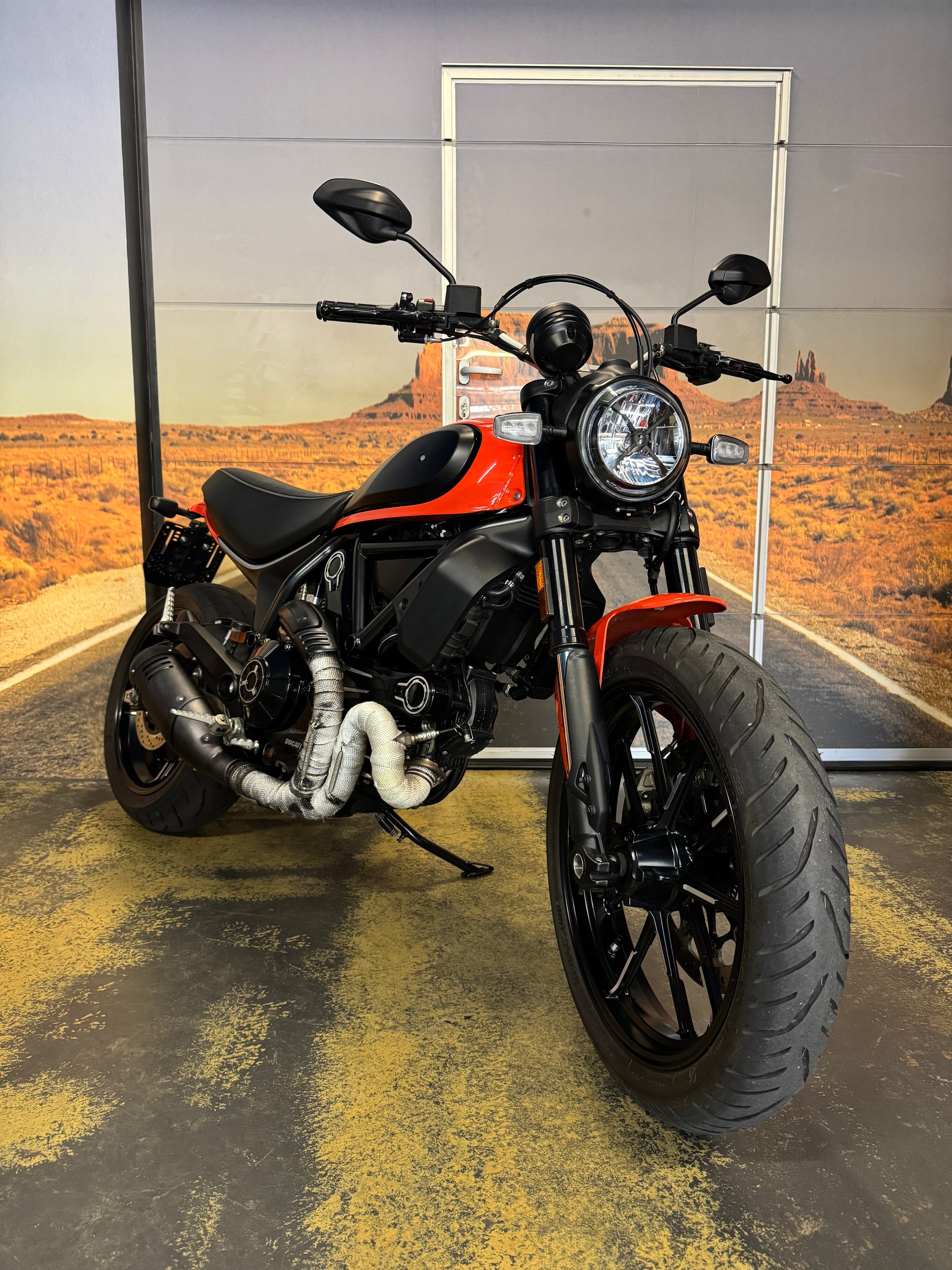 DUCATI Scrambler 800 Classic ABS-image-2