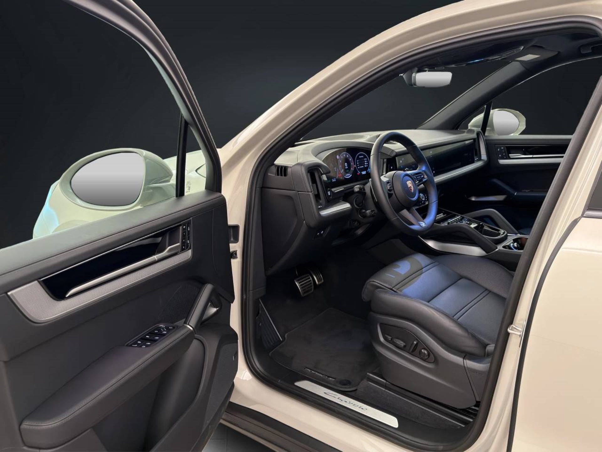 PORSCHE Cayenne E-Hybrid-image-3