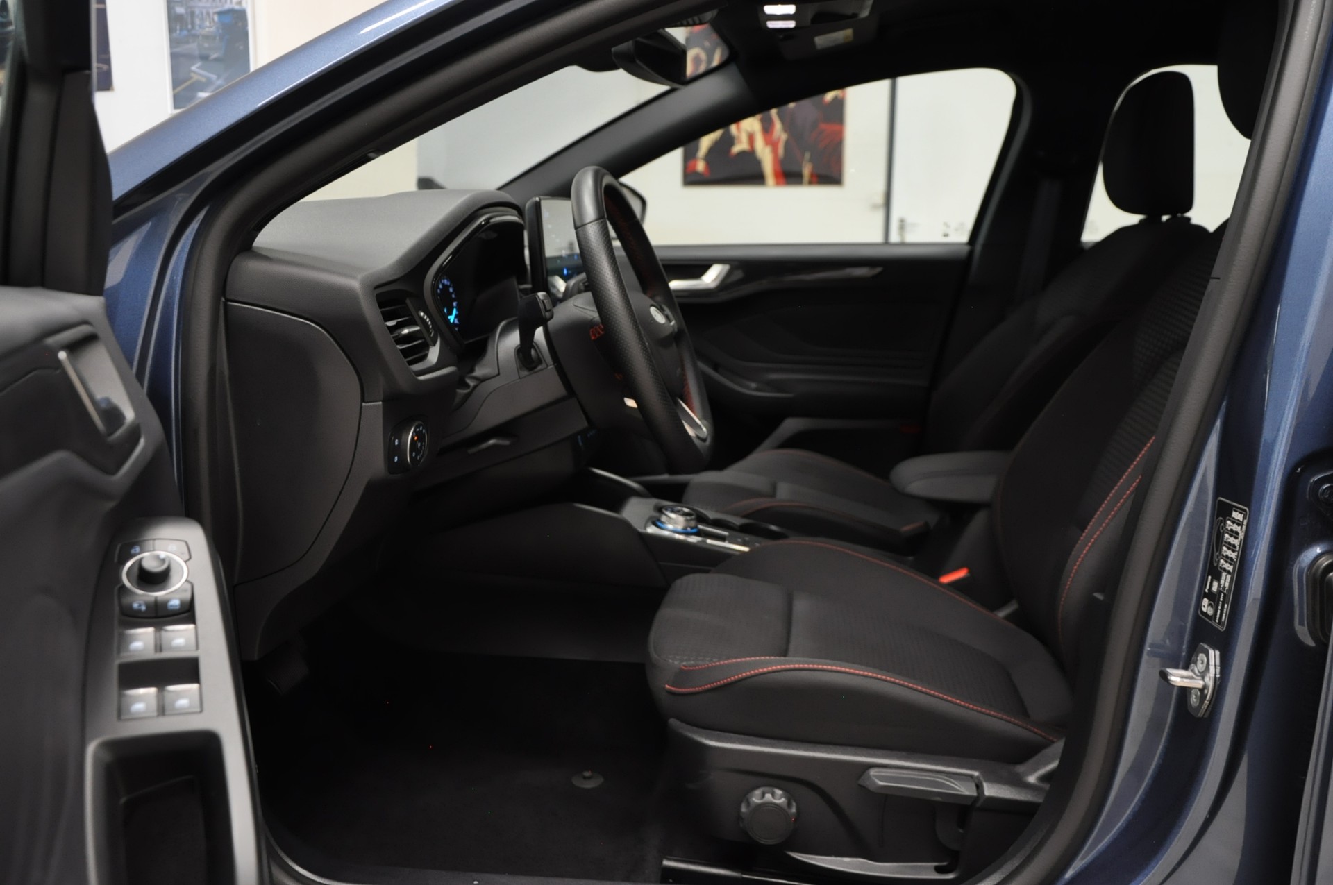 FORD Focus 1.5 EcoBlue TDCi ST-Line Automatic-image-8