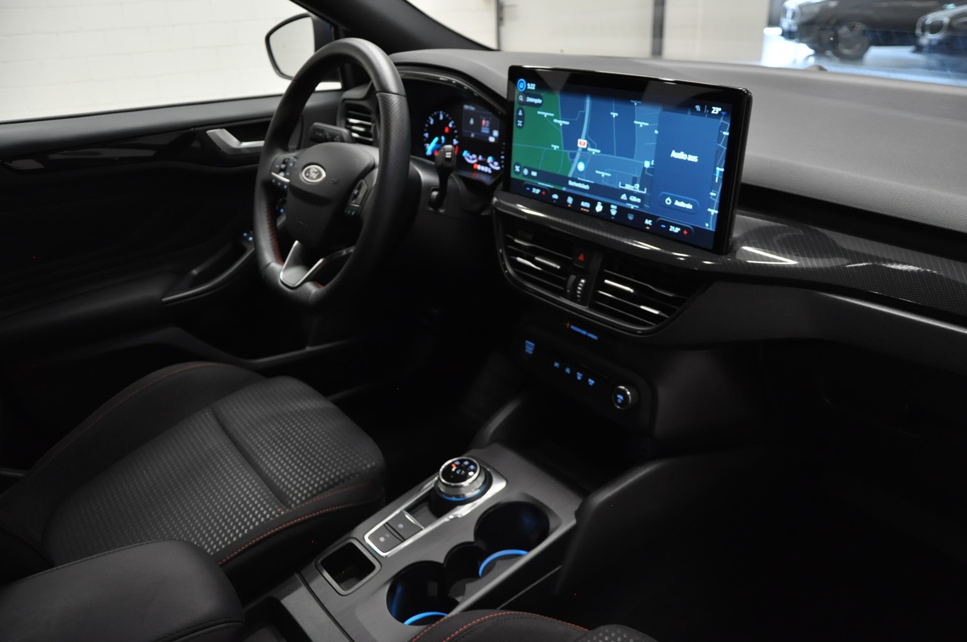 FORD Focus 1.5 EcoBlue TDCi ST-Line Automatic-image-11