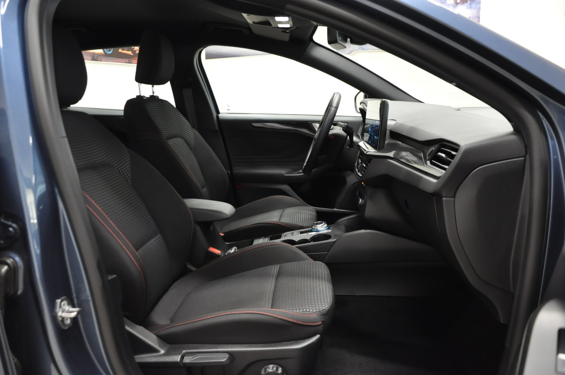 FORD Focus 1.5 EcoBlue TDCi ST-Line Automatic-image-13