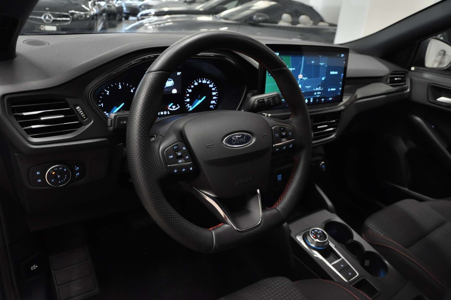 FORD Focus 1.5 EcoBlue TDCi ST-Line Automatic-image-10