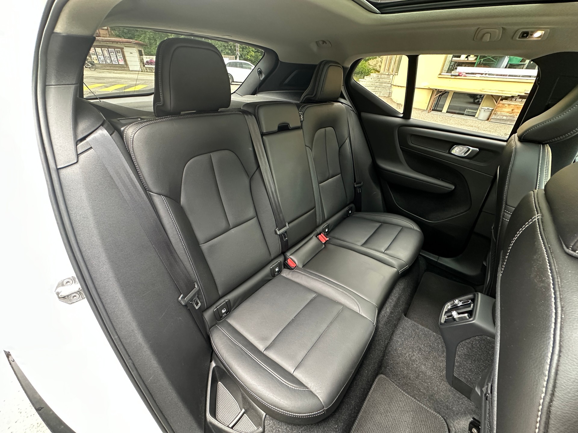 VOLVO XC40 T5 AWD Momentum Geartronic-image-12