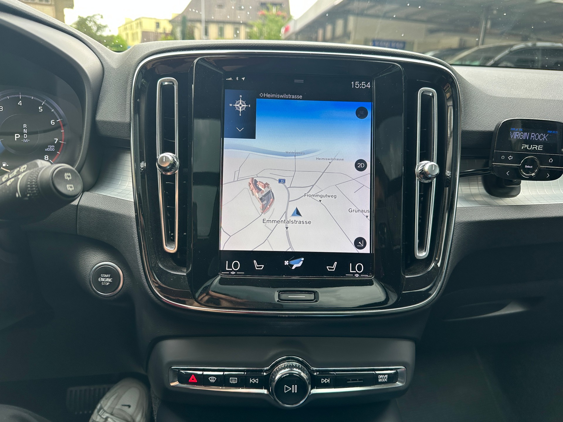VOLVO XC40 T5 AWD Momentum Geartronic-image-9