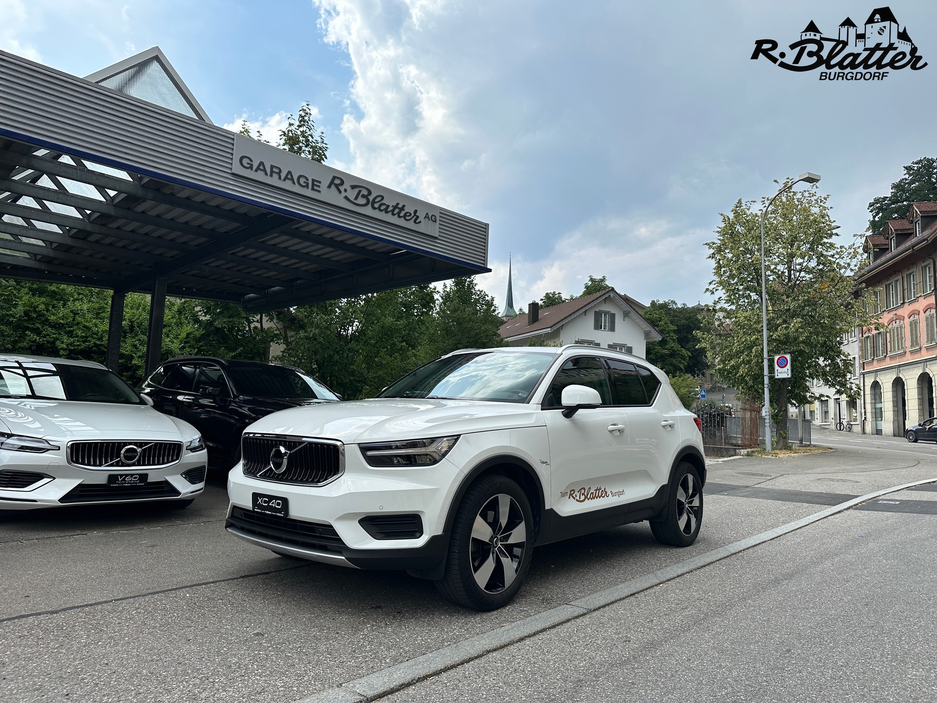 VOLVO XC40 T5 AWD Momentum Geartronic-image-0