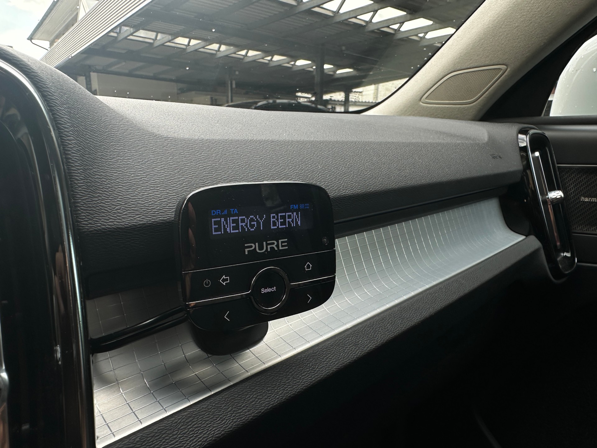 VOLVO XC40 T5 AWD Momentum Geartronic-image-10