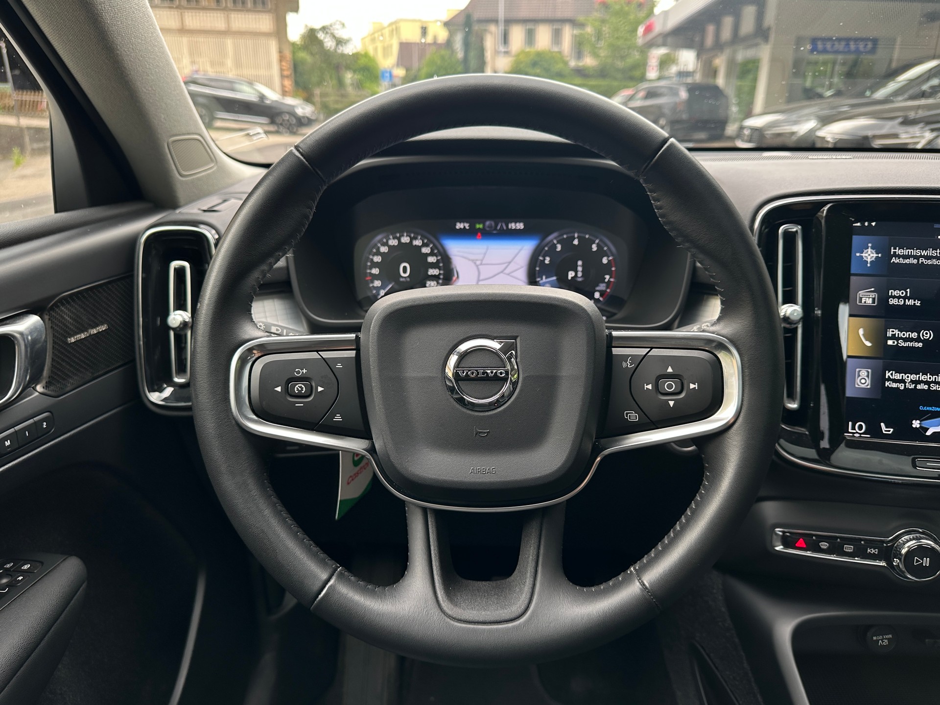 VOLVO XC40 T5 AWD Momentum Geartronic-image-5