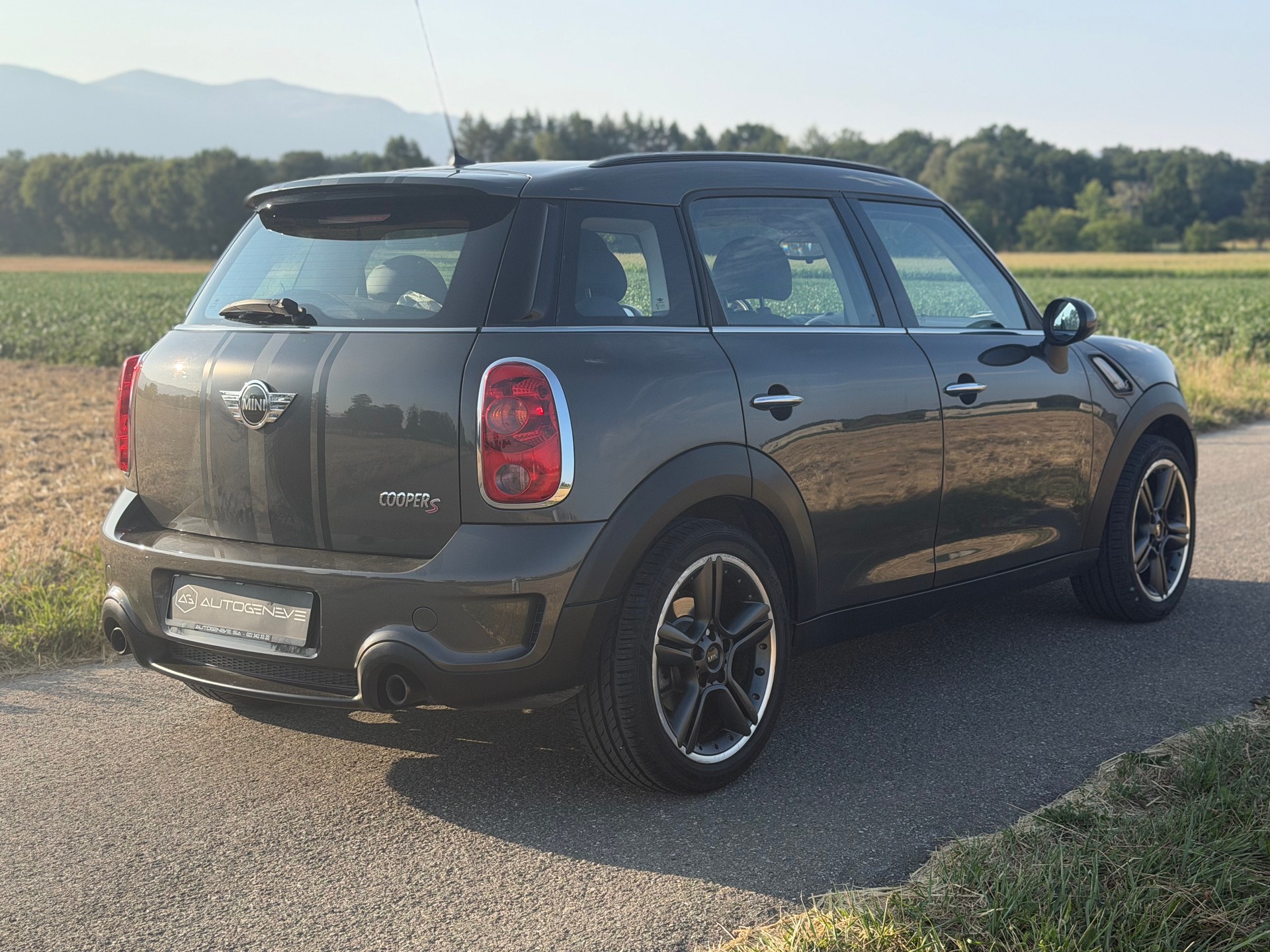 MINI Countryman Cooper S FWD Steptronic-image-10