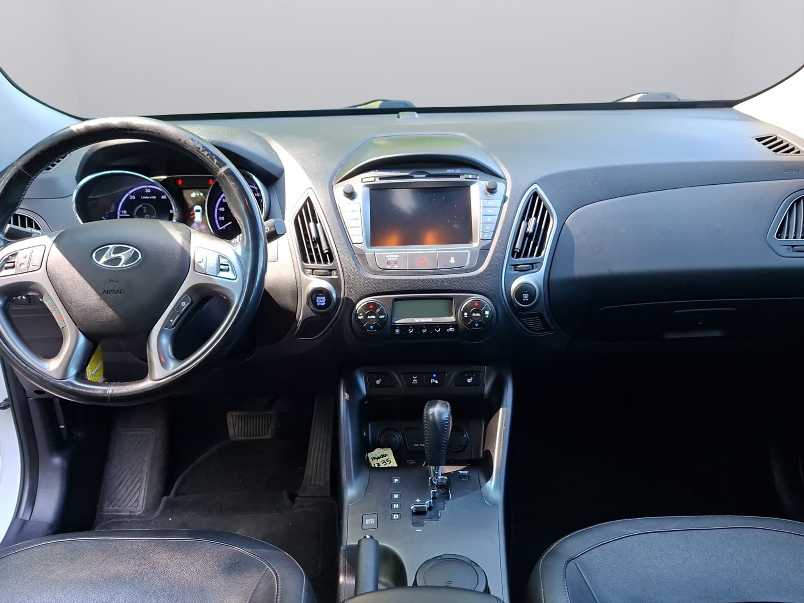 HYUNDAI iX 35 2.0 CRDi Premium 4WD Automatic-image-11