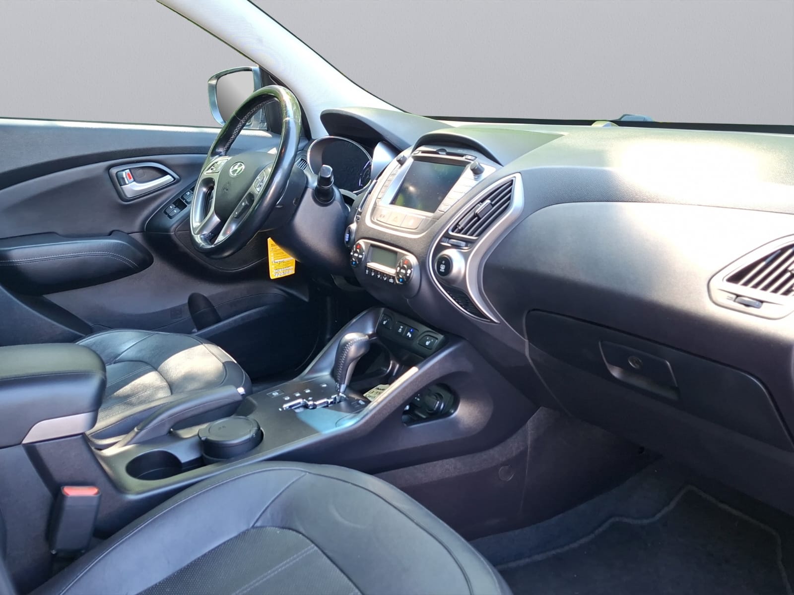 HYUNDAI iX 35 2.0 CRDi Premium 4WD Automatic-image-10