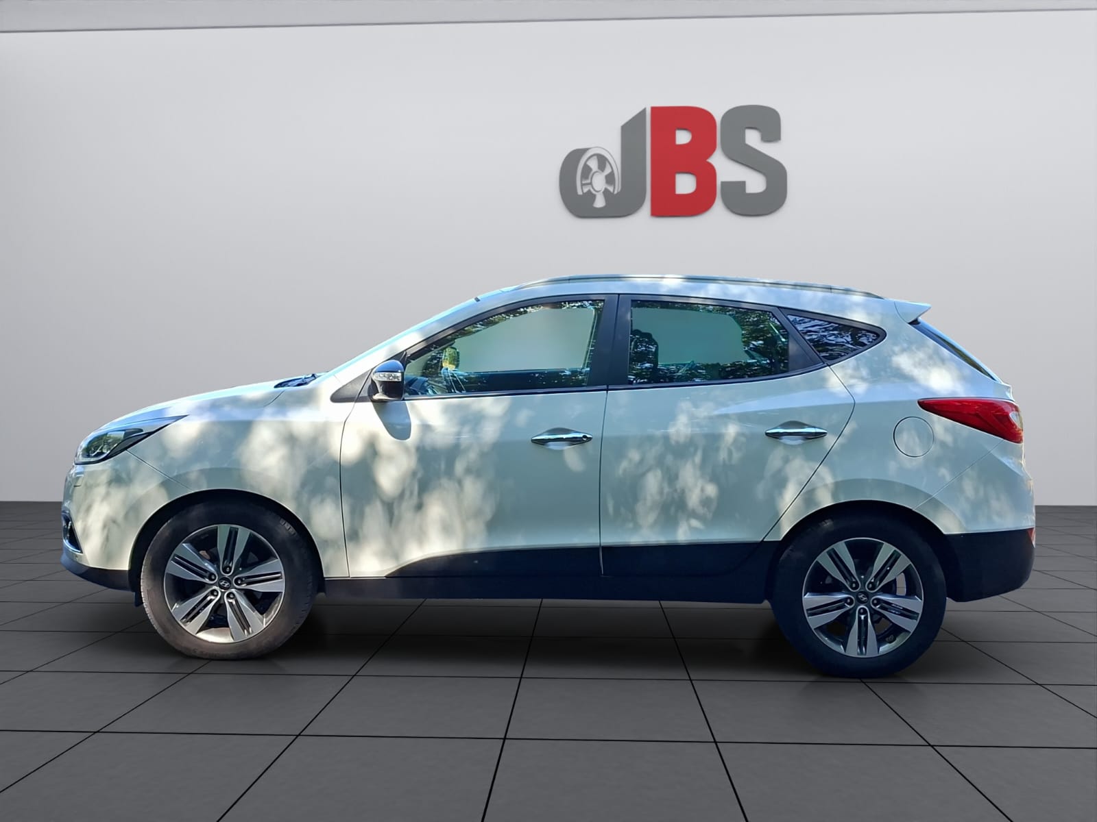 HYUNDAI iX 35 2.0 CRDi Premium 4WD Automatic-image-3