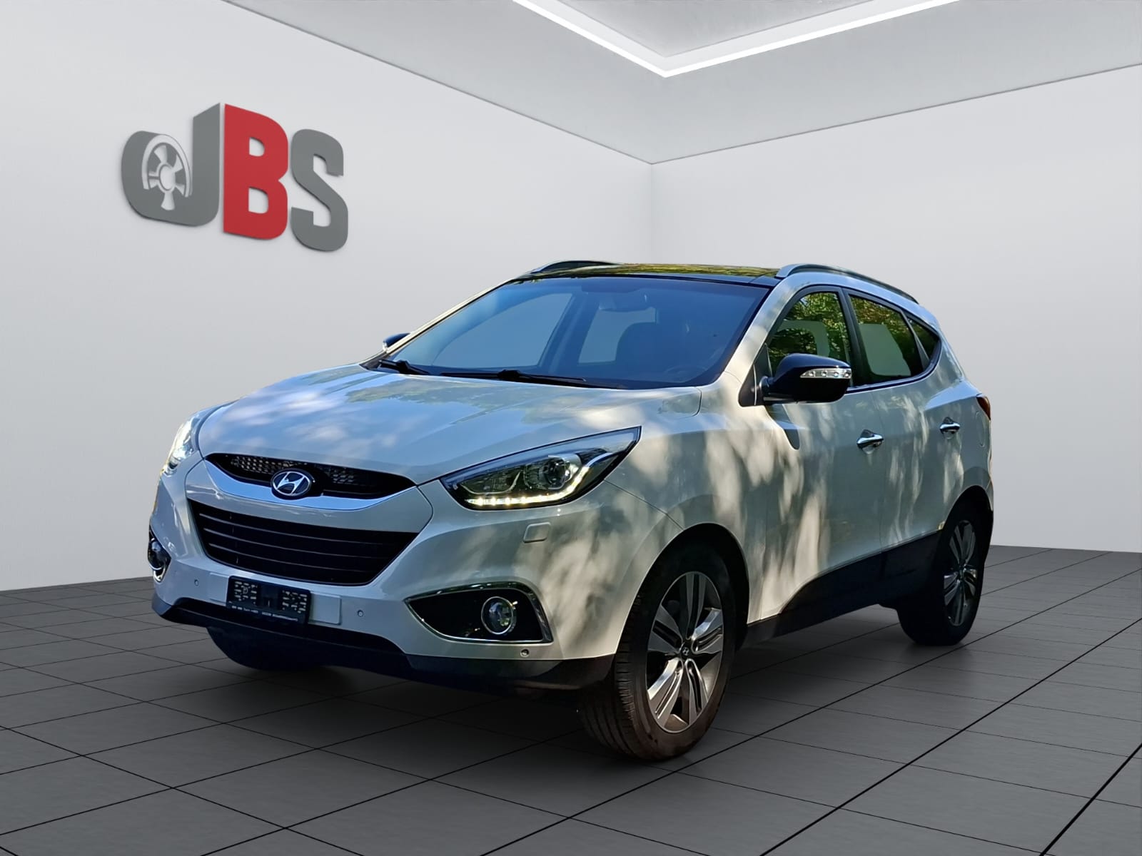 HYUNDAI iX 35 2.0 CRDi Premium 4WD Automatic-image-0