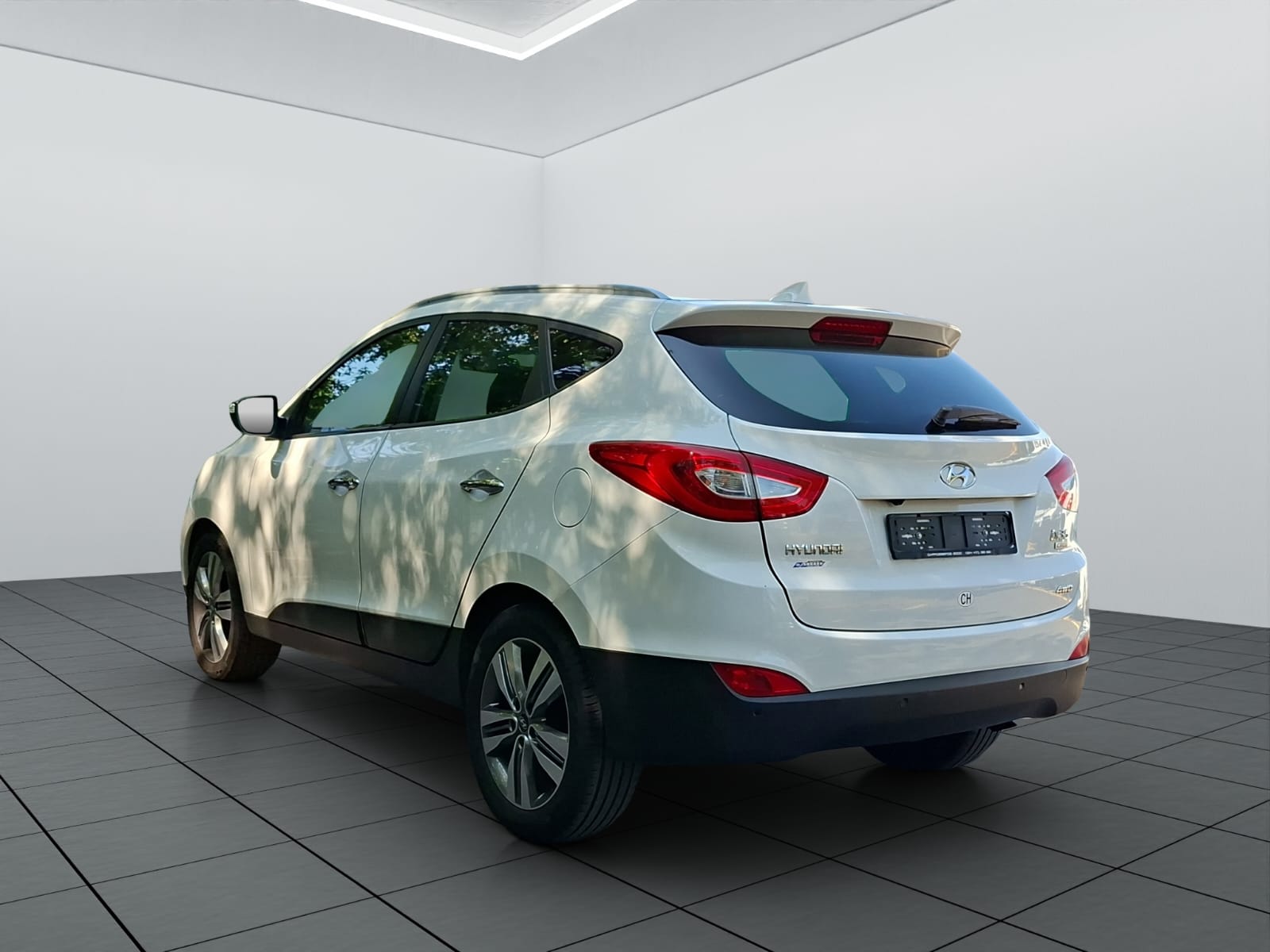 HYUNDAI iX 35 2.0 CRDi Premium 4WD Automatic-image-4
