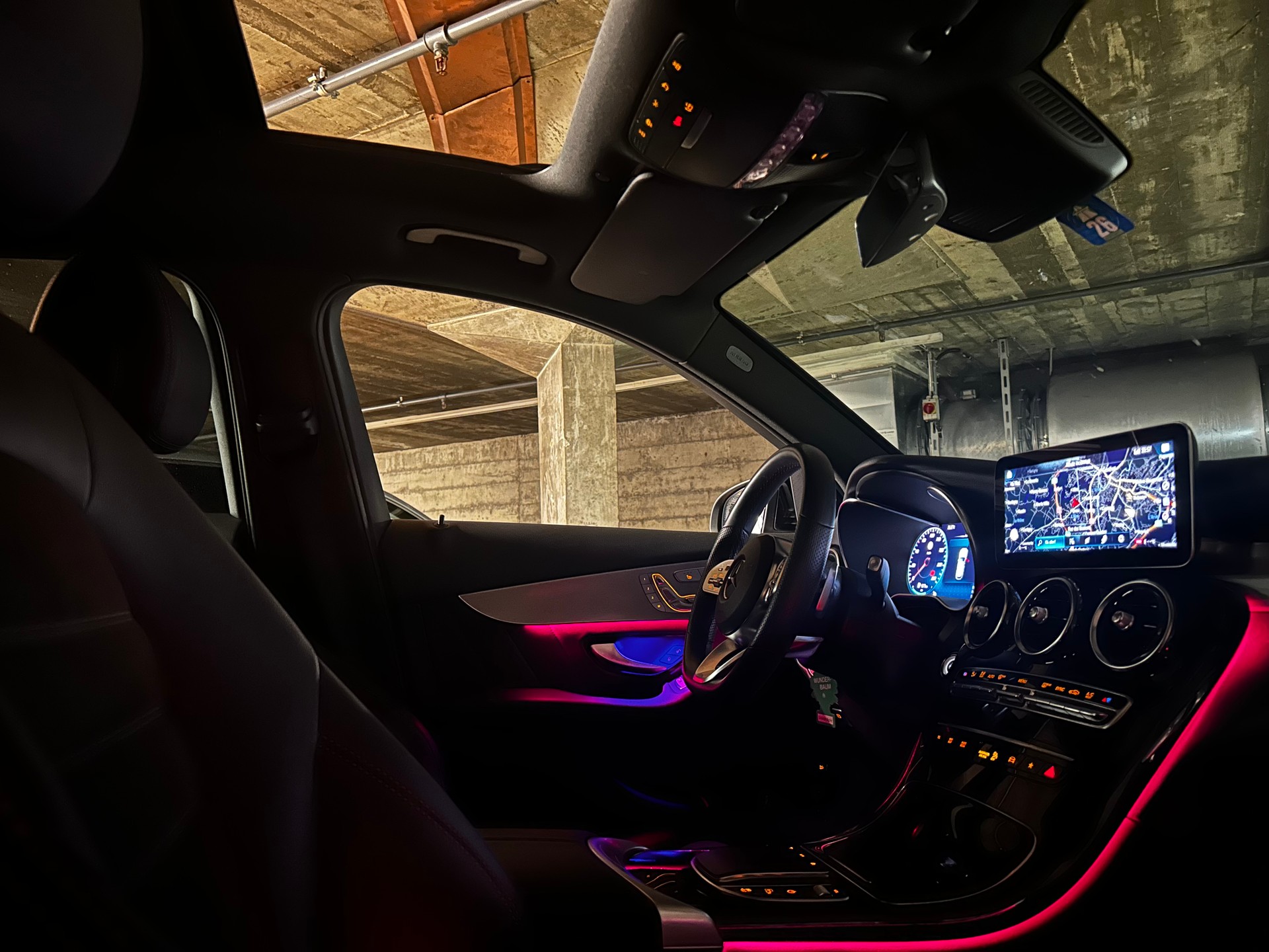 MERCEDES-BENZ GLC 200 Night Star AMG Line 4m-image-5