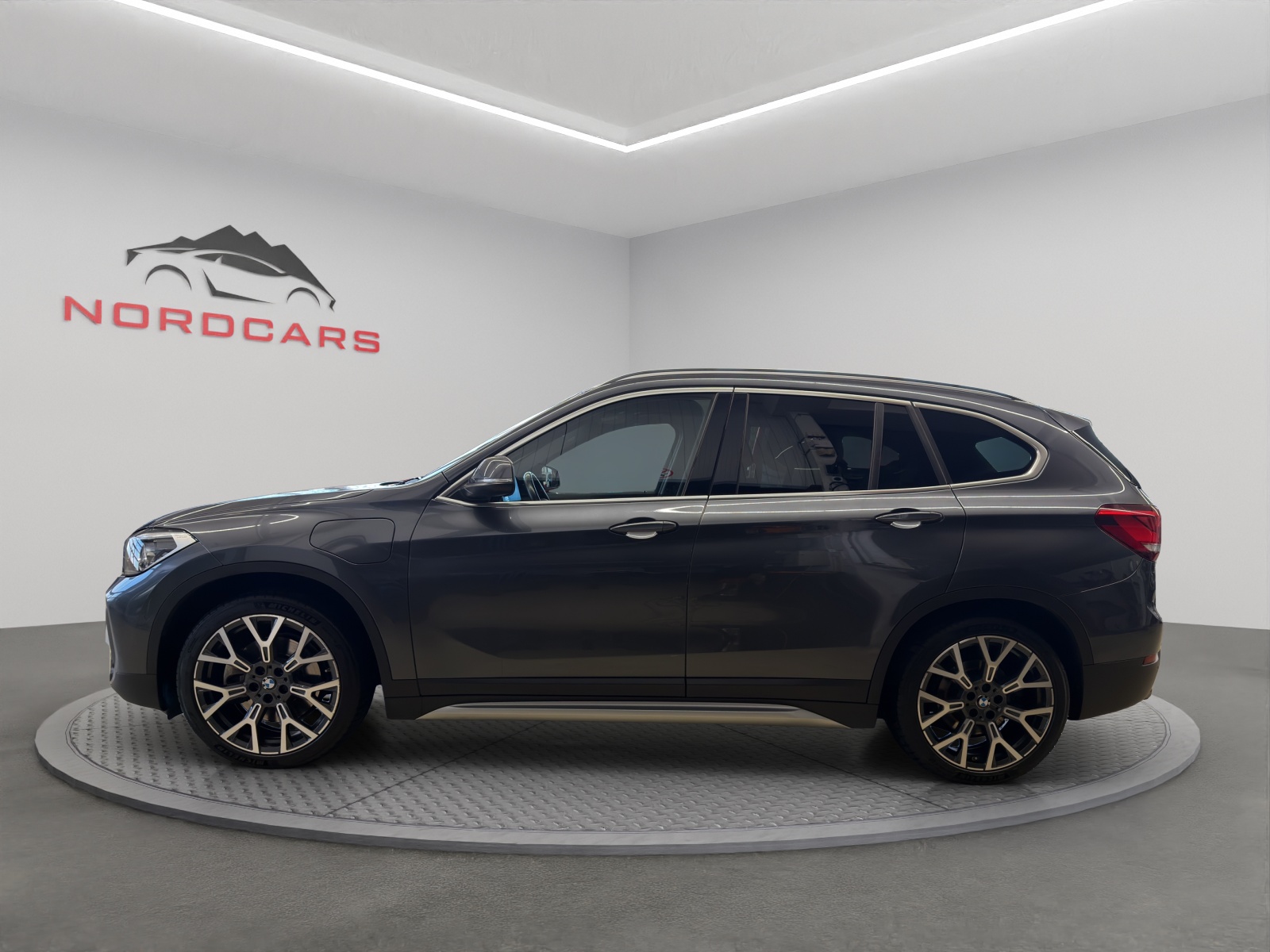 BMW X1 xDrive 25e xLine Steptronic-image-1
