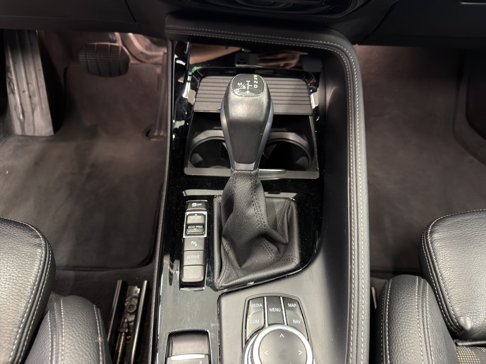 BMW X1 xDrive 25e xLine Steptronic-image-11