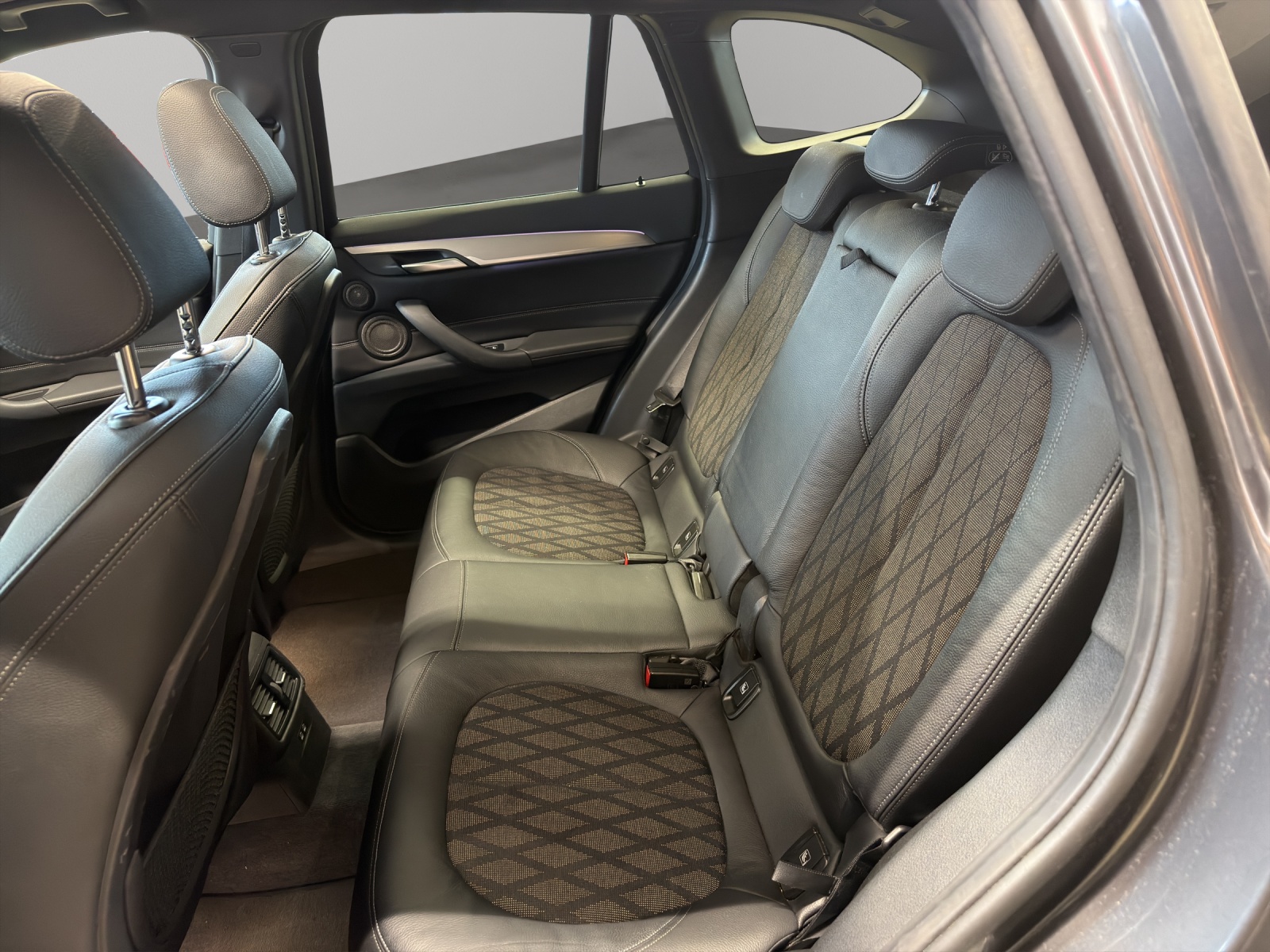 BMW X1 xDrive 25e xLine Steptronic-image-14