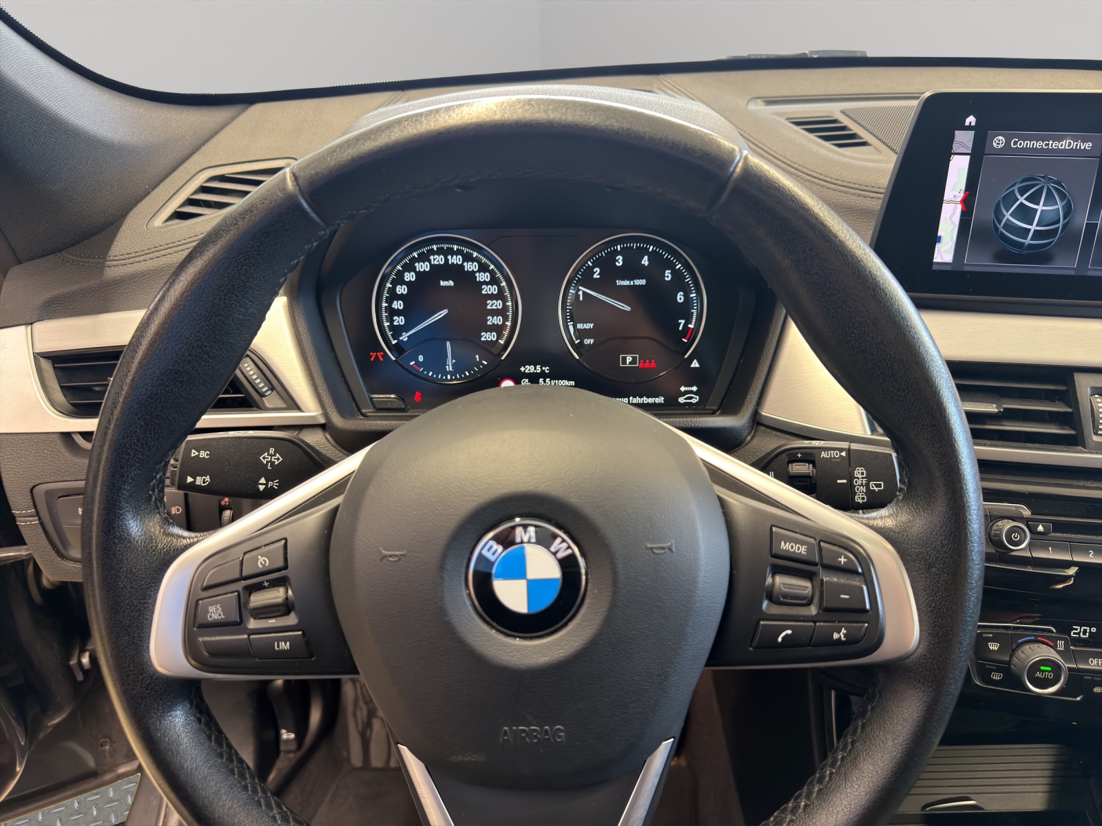 BMW X1 xDrive 25e xLine Steptronic-image-9